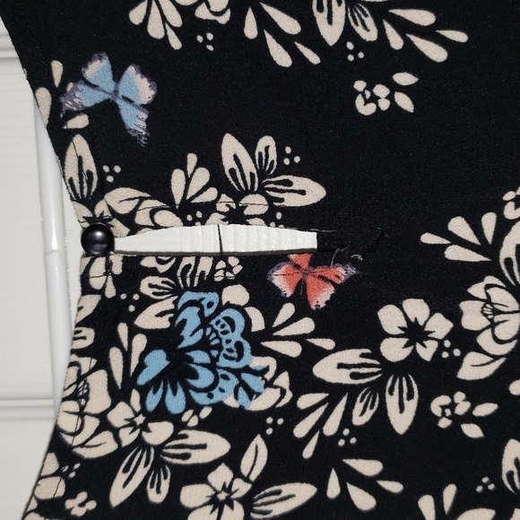 Cute loose sleeveless blouse - Picture 4 of 4